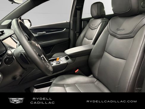 Certified 2025 Cadillac XT5 Premium Luxury w/ Technology Package AWD/4WD image 10