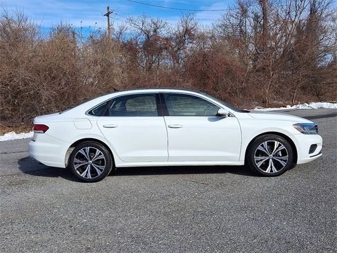 Used 2022 Volkswagen Passat 2.0T SE image 7