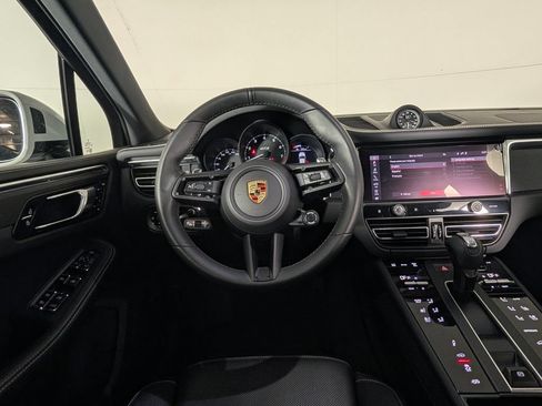 Certified 2025 Porsche Macan GTS AWD/4WD image 21
