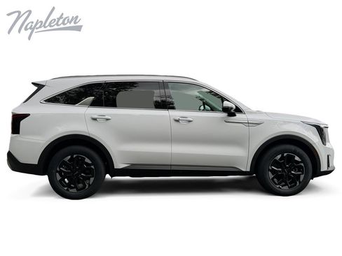 Used 2024 Kia Sorento S FWD image 7