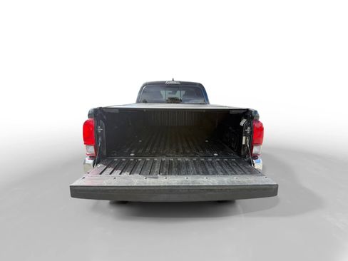 Used 2020 Toyota Tacoma SR5 image 17