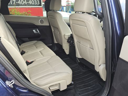 Used 2018 Land Rover Discovery HSE image 29