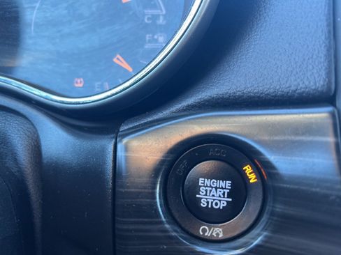 Certified 2019 Jeep Grand Cherokee Laredo image 29