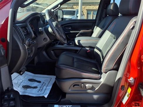 Used 2024 Nissan Titan PRO-4X w/ Pro-4x Convenience Package image 12