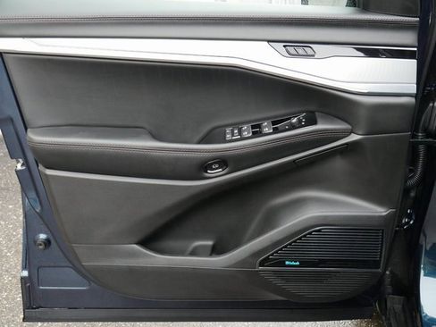 Used 2025 Jeep Wagoneer S Launch Edition image 14