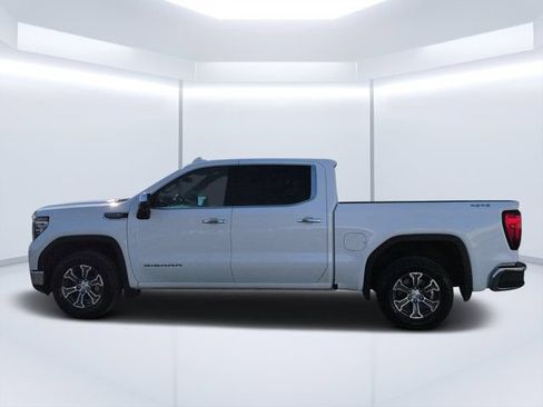 Used 2025 GMC Sierra 1500 SLT AWD/4WD image 6