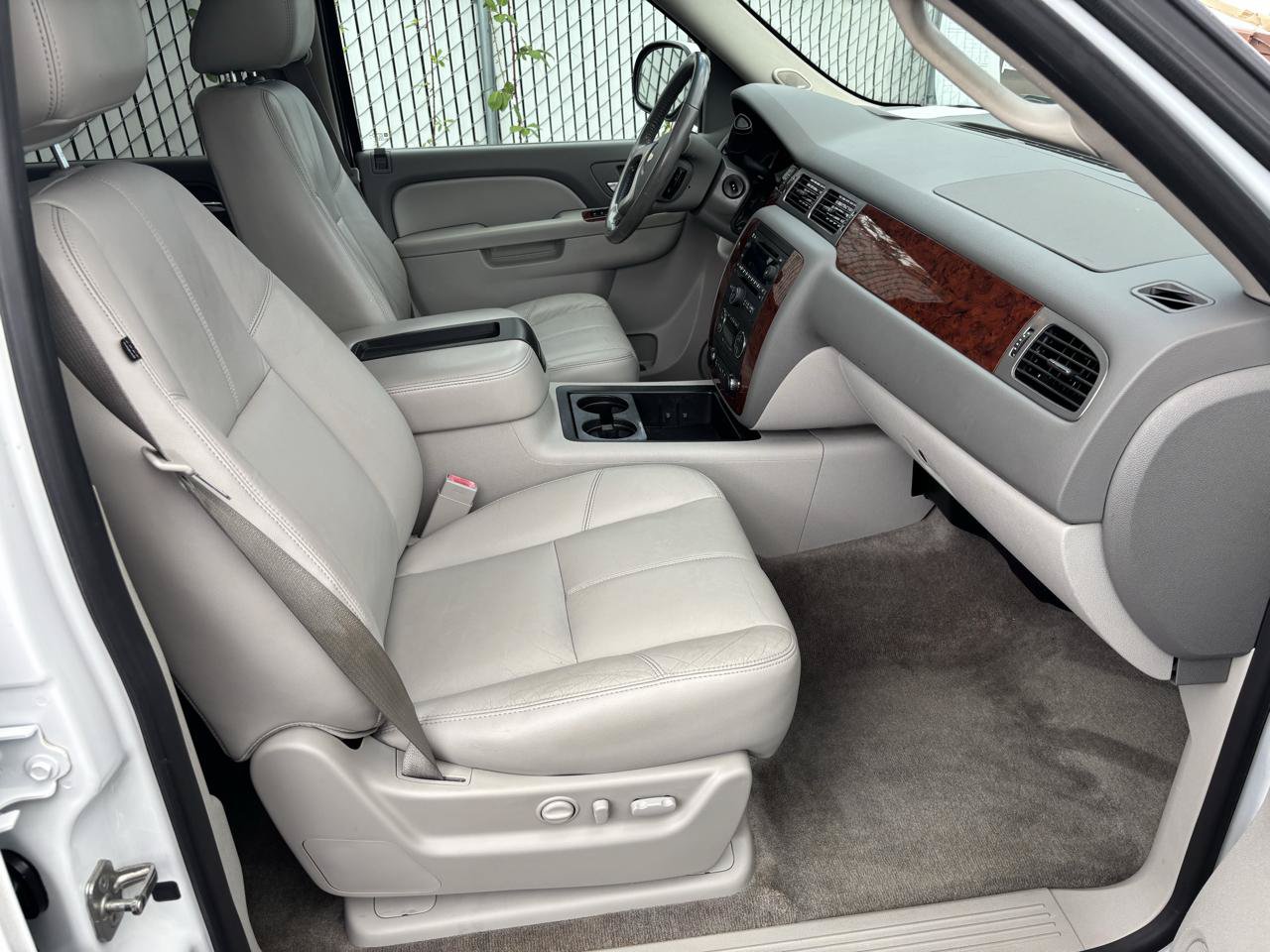 Used 2012 Chevrolet Tahoe 4WD LT w/ Luxury Package image 6