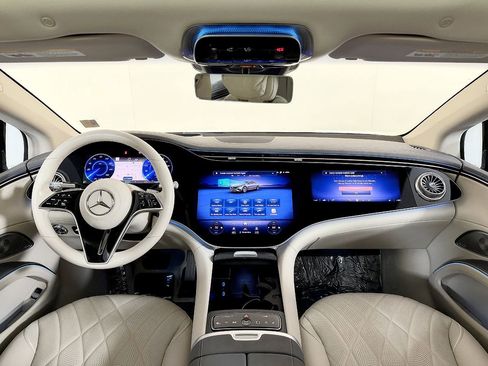 Used 2022 Mercedes-Benz EQS 580 4MATIC Sedan image 51