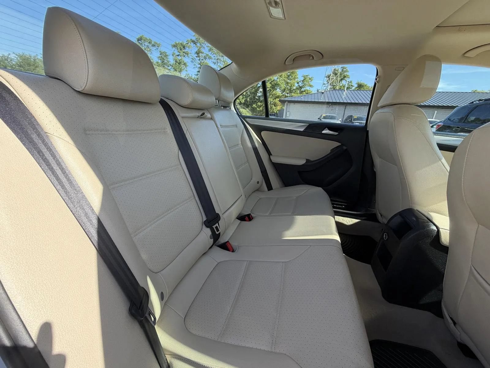 Used 2015 Volkswagen Jetta SE FWD image 17