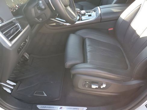 Used 2022 BMW X7 xDrive40i w/ M Sport Package image 31
