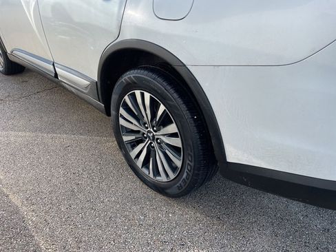 Used 2020 Mitsubishi Outlander SE image 4