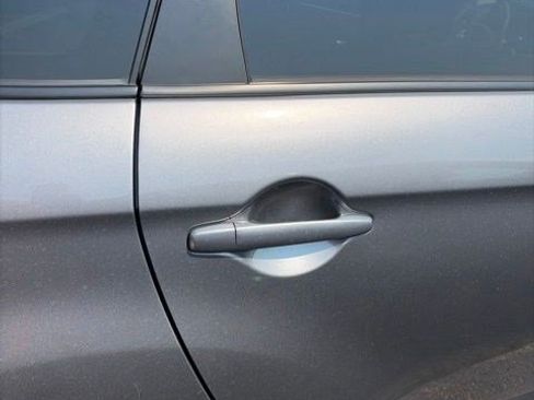 Used 2021 Mitsubishi Outlander Sport SE FWD image 27