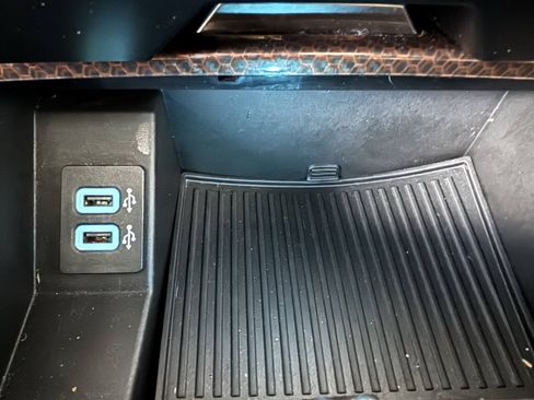 Used 2017 Ford F150 Raptor w/ Equipment Group 802A Luxury AWD/4WD image 25