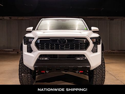 Used 2026 Toyota Tacoma 4x4 Double Cab image 4