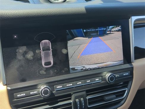 Used 2021 Porsche Macan image 15