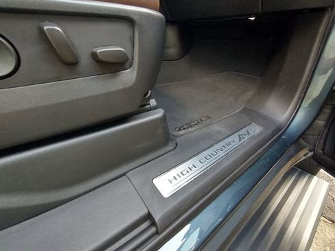 Used 2021 Chevrolet Tahoe High Country image 41