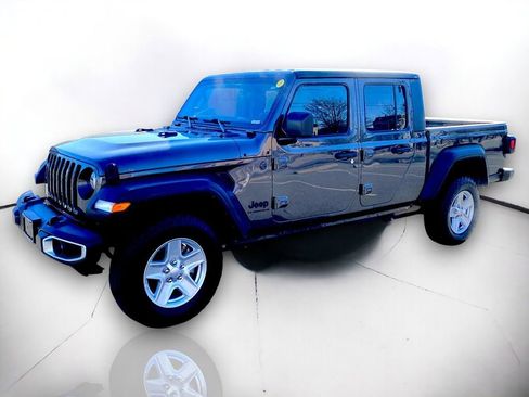Used 2023 Jeep Gladiator Sport image 2