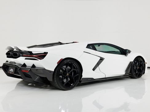 Used 2024 Lamborghini Revuelto AWD/4WD image 3