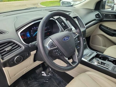 Used 2020 Ford Edge Titanium w/ Equipment Group 301A FWD image 17