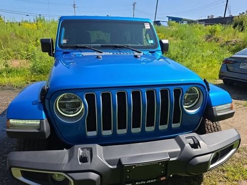 Used 2022 Jeep Wrangler Unlimited Sahara w/ LED Lighting Group AWD/4WD image 2