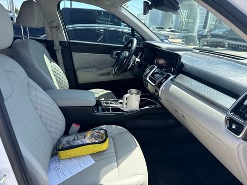 Used 2023 Kia Sorento SX AWD/4WD image 8