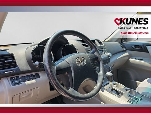 Used 2012 Toyota Highlander 4WD w/ Tow Pkg image 16