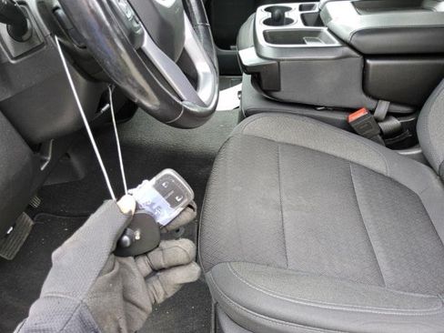 Used 2020 GMC Sierra 1500 SLE w/ SLE Value Package RWD image 2
