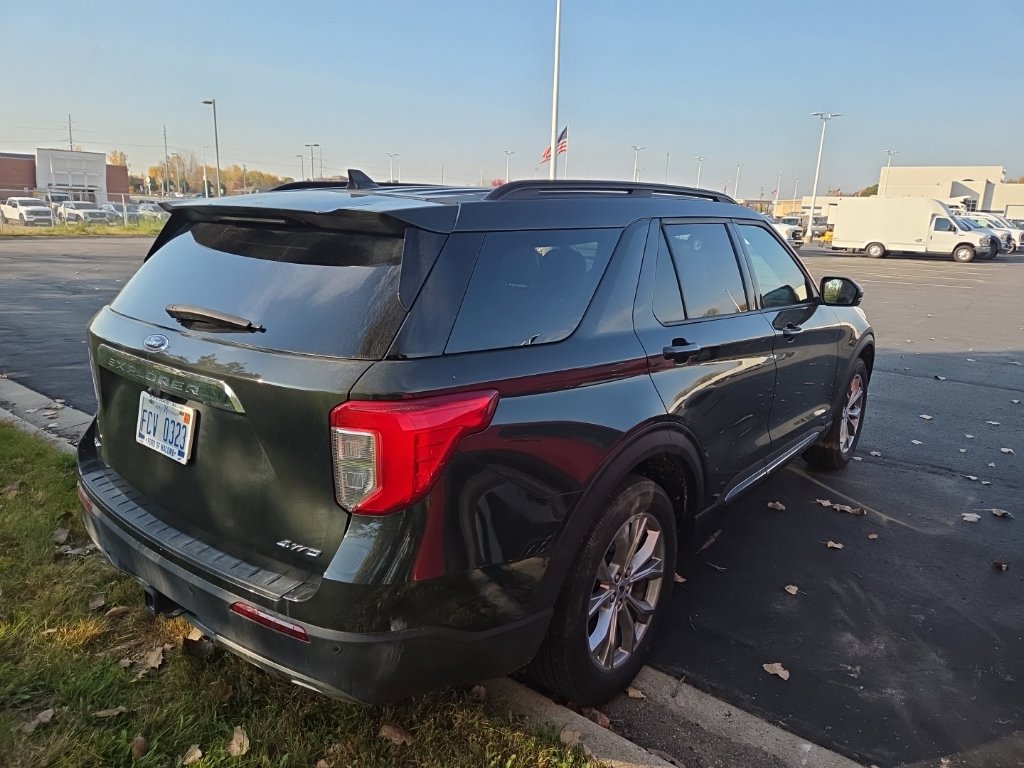 Certified 2024 Ford Explorer XLT w/ Equipment Group 202A AWD/4WD image 9