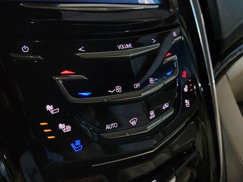 Used 2020 Cadillac Escalade Luxury w/ LPO, Radiant Package image 36