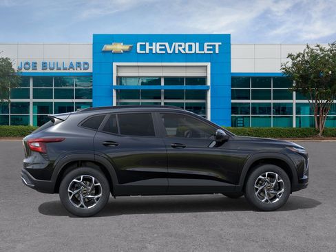 New 2026 Chevrolet Trax LT w/ Driver Confidence Package image 29