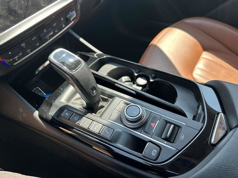 Used 2021 Maserati Levante image 26