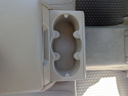 Used 2010 Mercedes-Benz S 550 4MATIC image 50