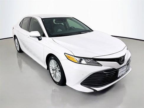 Used 2018 Toyota Camry L image 7