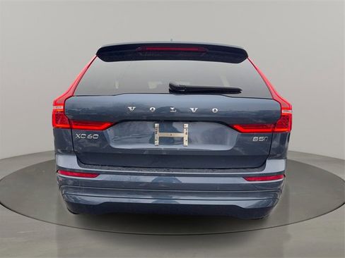 Used 2022 Volvo XC60 B5 Momentum image 6