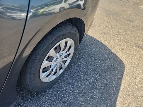 Used 2019 Kia Forte Sedan FWD image 8