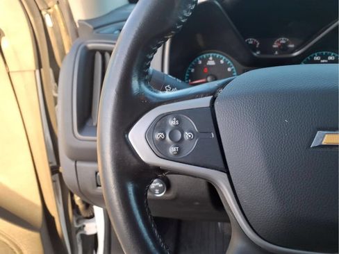 Used 2022 Chevrolet Colorado LT AWD/4WD image 25