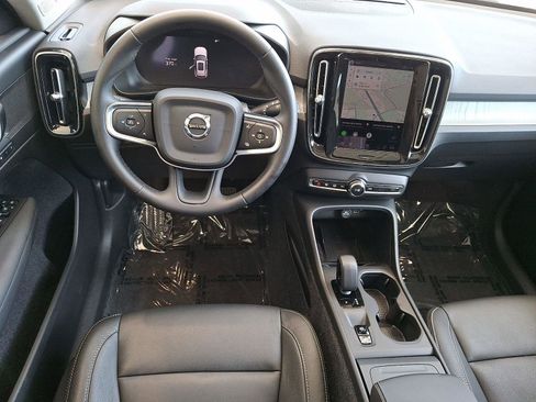 Certified 2026 Volvo XC40 B5 Core w/ Climate Package AWD/4WD image 8