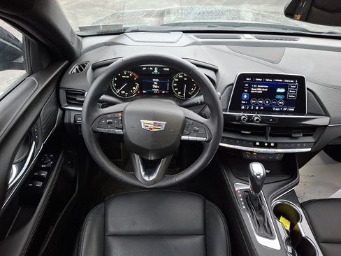 Used 2025 Cadillac CT4 Luxury image 11