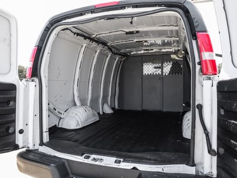 Used 2021 Chevrolet Express 3500 w/ Driver Convenience Package RWD image 49