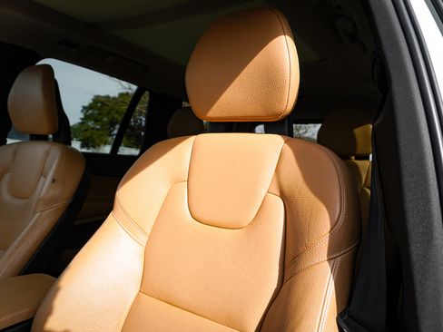 Used 2016 Volvo XC90 T6 Momentum w/ Protection Package Plus image 16