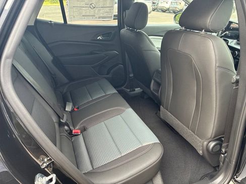 New 2026 Chevrolet Trax LT w/ LT Convenience Package FWD image 28