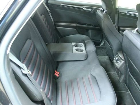 Used 2014 Ford Fusion SE w/ Equipment Group 201A image 9