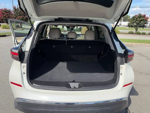 Used 2020 Nissan Murano SV w/ Premium Package AWD/4WD image 13