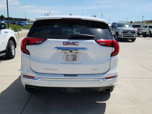 Used 2019 GMC Terrain Denali w/ Advanced Safety Package AWD/4WD image 3