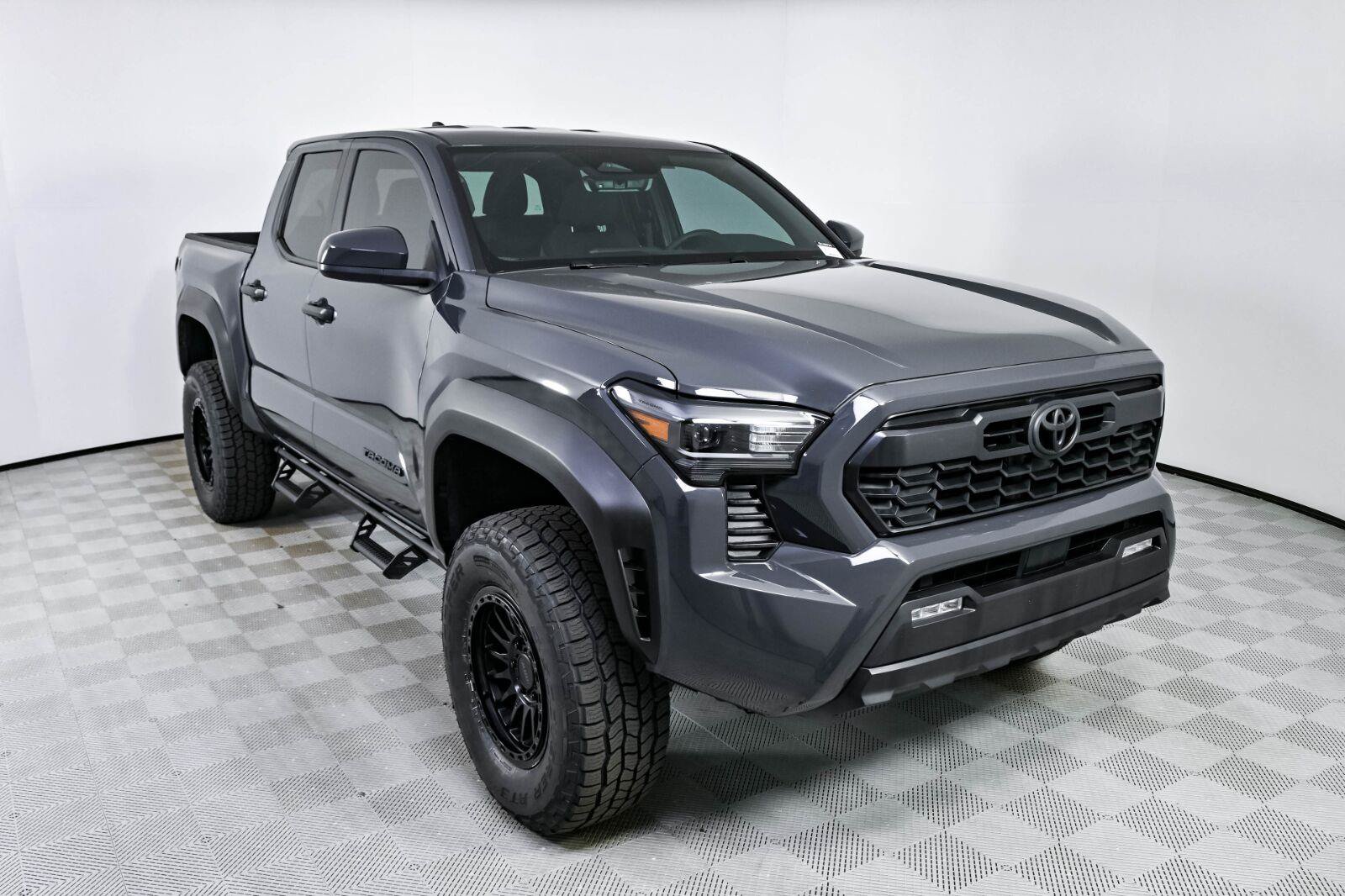 Used 2025 Toyota Tacoma TRD Off-Road AWD/4WD image 22