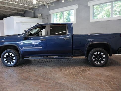 Used 2020 Chevrolet Silverado 2500 Custom w/ Custom Convenience Package AWD/4WD image 4