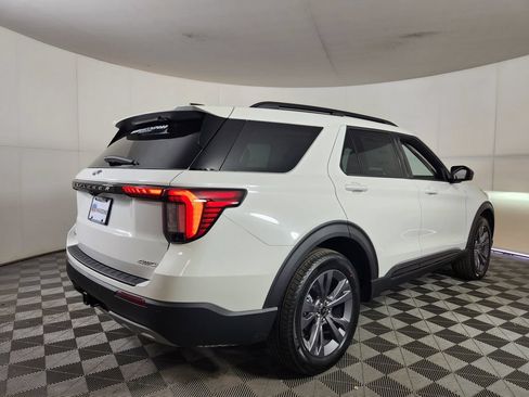 New 2026 Ford Explorer Active w/ Active Comfort Package AWD/4WD image 7