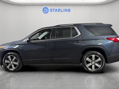 Used 2019 Chevrolet Traverse LT w/ LT Premium Package FWD image 3