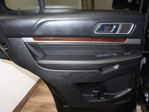 Used 2016 Ford Explorer Platinum AWD/4WD image 37