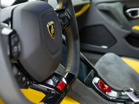 Used 2023 Lamborghini Huracan Tecnica RWD image 27